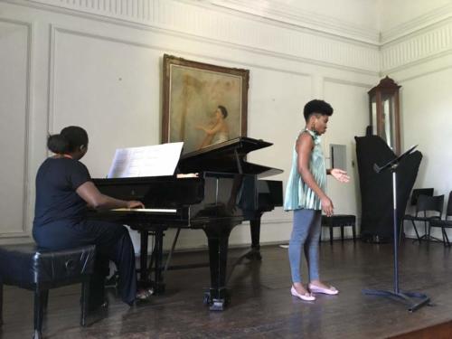 Recital Antonilde Pires (voz) e Sulamita Lage (piano)